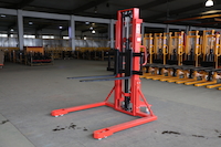 Gerbeur manuel avec longerons encadrants - capacité 1000 kg - Hauteur d'élévation 2500 mm